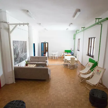 Hostel Idrija *