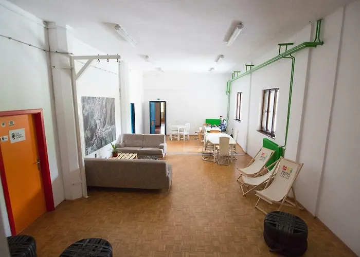 Hostel Idrija *